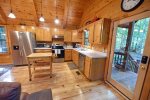 Wolf`s Den - Blue Ridge Cabin Rental